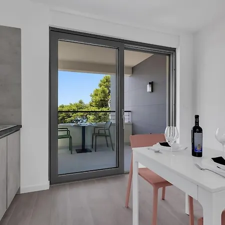 Srzic Studioapartment 2+1 * Makarska