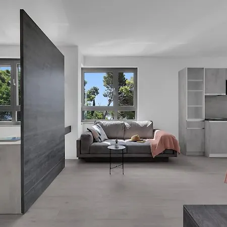 Srzic Studioapartment 2+1